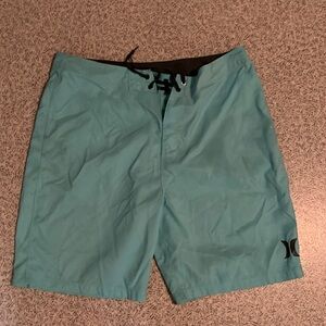 Men’s board shorts